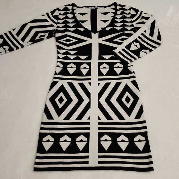 Stilletto's Women's Size Medium Bodycon Sweater Dress Black and White Geometric - Picture 1 of 9